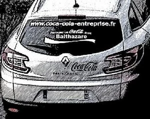 Véhicule Coca-Cola illustrant la problématique des prénoms et la vie privée.