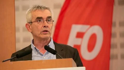 FO dénonce la sanction liée au passe sanitaire et droits des salariés.