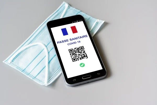 Illustration du passe sanitaire et des droits syndicaux FO.