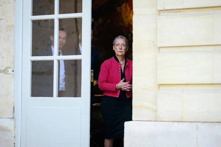 Militants FO en action pour les retraites, salaires et l'emploi.